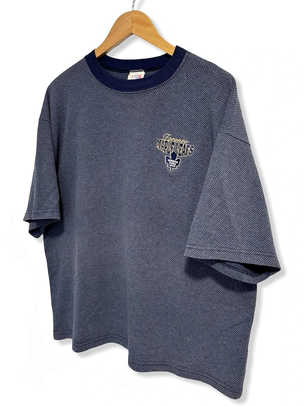 Vintage 90s Toronto Maple Leafs Textured T-Shirt